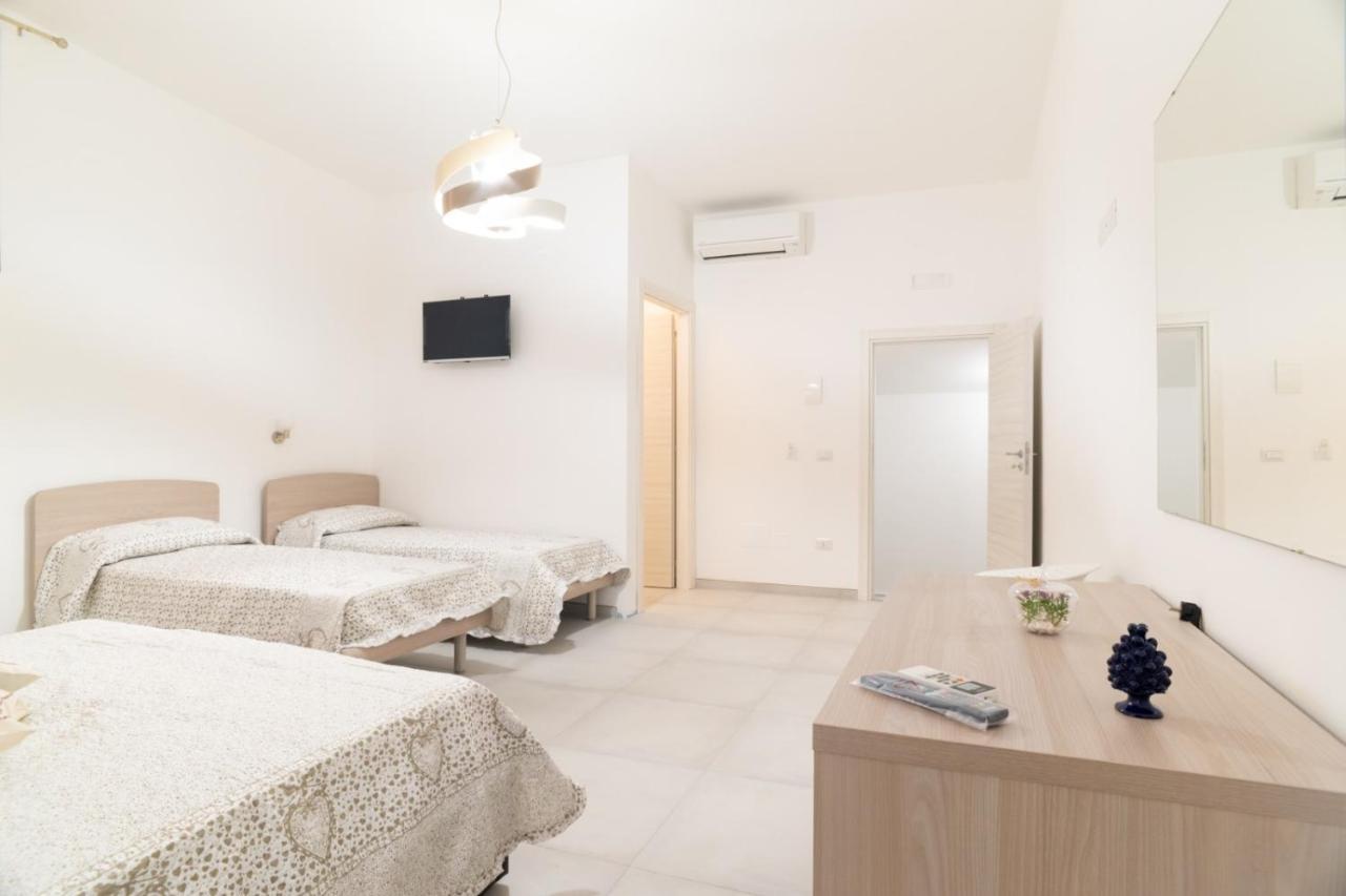 I Parrini Bed & Breakfast Porto Empedocle Bagian luar foto
