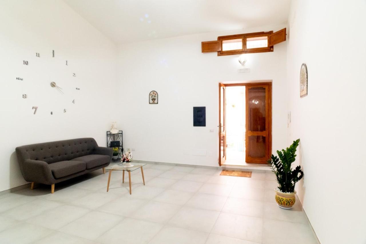 I Parrini Bed & Breakfast Porto Empedocle Bagian luar foto